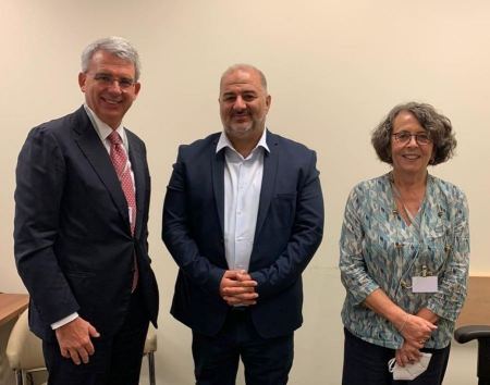 نائبة وزير الخارجية الإيطالي والسفير الإيطالي بإسرائيل يلتقيان بالنائب منصور عباس